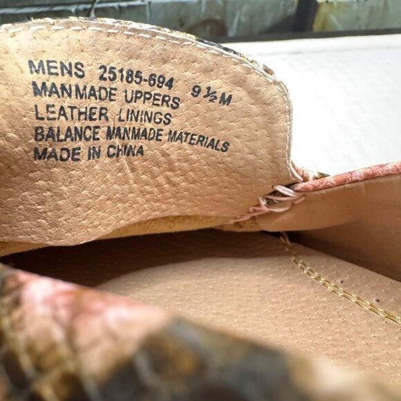 Stacy Adams Mens size 9.5M Pink Snake Print Loafers Metal Accent Leather Lining - Picture 6 of 7